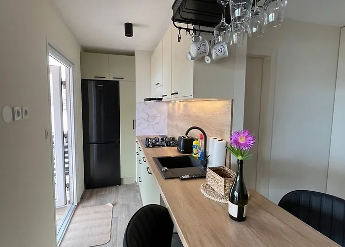 Two Bedroom Mobile With Terrace And Sea View *
